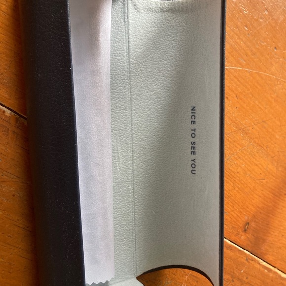 Warby Parker black glasses case with cloth - Picture 3 of 5